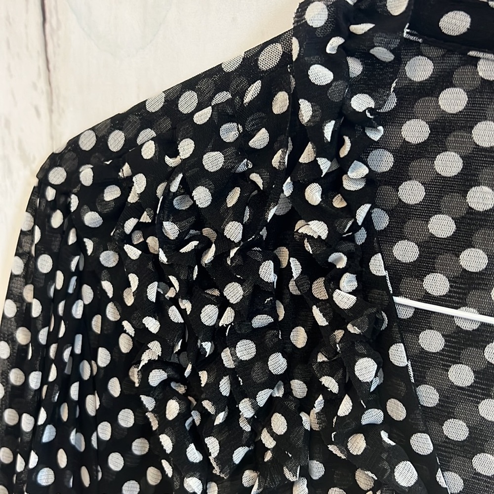 Polka dotted Top - Picture 3 of 5